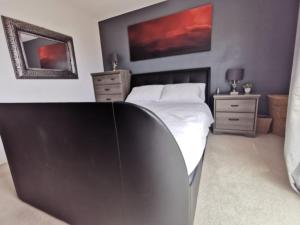 Ένα ή περισσότερα κρεβάτια σε δωμάτιο στο Luxury Marina View Apartment
