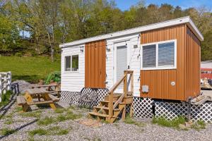 Galería fotográfica de Quail Run Farm- Rustic Tiny Home 1 en Chattanooga