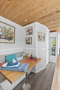 Galería fotográfica de Quail Run Farm- Rustic Tiny Home 1 en Chattanooga