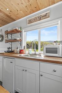 Galería fotográfica de Quail Run Farm- Rustic Tiny Home 1 en Chattanooga