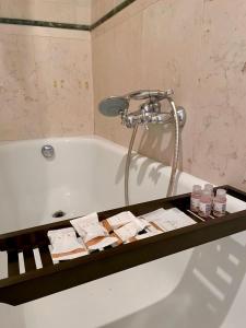 Un baño de Dimora Arte e Vino 30 fotos más