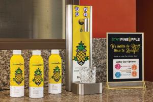 Certifikát, hodnocení, plakát nebo jiný dokument vystavený v ubytování Staypineapple, University Inn, University District Seattle
