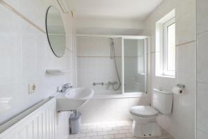 Fotografie z fotogalerie ubytování Landhuis op mooi park aan het water v destinaci Westerbork + 14 fotografií