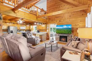 Khu vực ghế ngồi tại Willow Creek Cabin - Maryville, TN