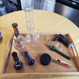 Van Gogh Get HIGH Tiny Home的酒水