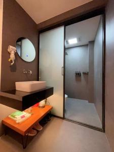 四时了了民宿 tesisinde bir banyo