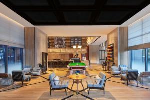 Area soggiorno di Four Points by Sheraton Shenzhen, Guangming