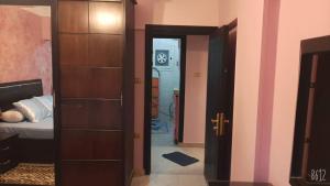 Giường trong phòng chung tại الشيخ زايد