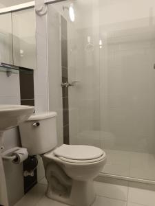 Koupelna v ubytování Hotel del Parque Confort LaCeja + 23 fotografií