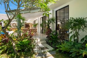 Κήπος έξω από το Villa Vedra - Elegant 3-Bedroom Pool Villa