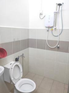 Koupelna v ubytování Homestay Fayyadh Teluk Intan 3Room2Bath + 11 fotografií