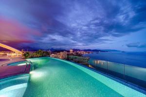 Panorama Beach Pearl Nha Trang Residences内部或周边的泳池