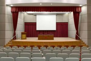 Konferenční prostory v ubytování Ramada Hotel & Suites by Wyndham Al Qassim