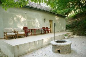 Vonkajšia záhrada v ubytovaní Harangvirág 36 Vendégház