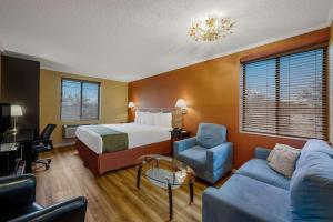 Postel nebo postele na pokoji v ubytování Quality Inn JFK Airport Rockaway Blvd + 37 fotografií