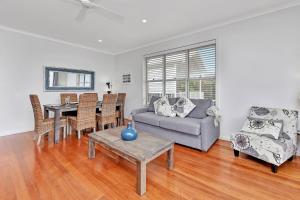 ケイブス・ビーチにあるVilla 27 at Caves Beach Villasのギャラリーの写真 +28枚の写真