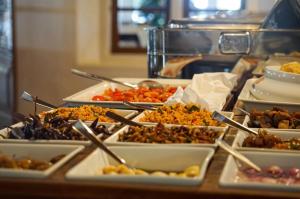 Makanan di atau berdekatan hotel