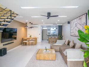 Μια τηλεόραση ή/και κέντρο ψυχαγωγίας στο The Pool Residence