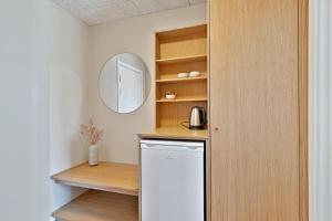 Kuchyň nebo kuchyňský kout v ubytování Hotel Klitbakken + 24 fotografií
