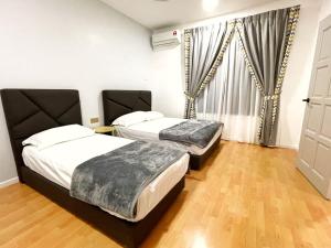 Postel nebo postele na pokoji v ubytování ALEXIS VILLA Whole OR Room + 37 fotografií
