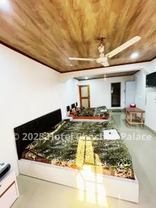Televisyen dan/atau pusat hiburan di Hotel Chachoo Palace