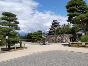 a bike is parked in front of a building at Guest houseTakagi - Vacation STAY 60566v in Matsumoto