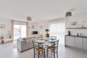 Köök või kööginurk majutusasutuses La Cabine du Val - A proximité de la Plage +9 fotot