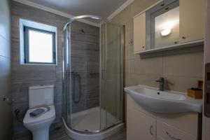 A bathroom at Torri di pietra