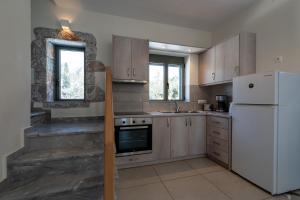 A kitchen or kitchenette at Torri di pietra Még 34 kép
