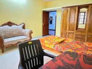 Postel nebo postele na pokoji v ubytování 2 BHK fully furnished home