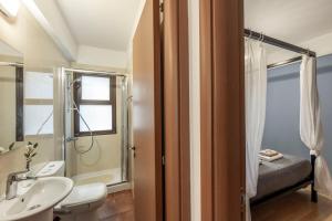 Ένα μπάνιο στο Villa Ionion 27 +64 φωτογραφίες
