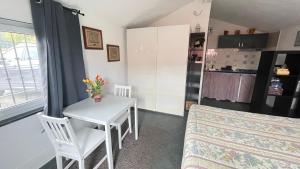 Кухня или мини-кухня в Casa Portofino
