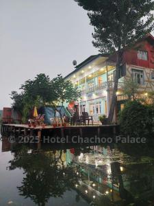 Bangunan di mana terletaknya hotel