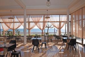 Restaurace v ubytování Star Beach Resort - Makrygialos Beachfront Nests