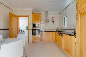 A cozinha ou cozinha compacta de The View – Santo António Villas, Golf & Spa