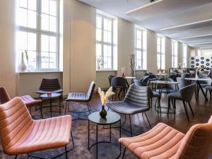 Posezení v ubytování ibis Karlsruhe Hauptbahnhof