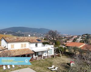 Gallery image of VIVA4 - Numana, nuovo trilocale in villa con piscina in Numana +32 photos