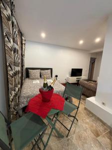 Μια τηλεόραση ή/και κέντρο ψυχαγωγίας στο Mason Loft Studio