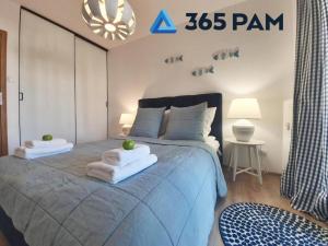 Posteľ alebo postele v izbe v ubytovaní Apartament z BASENEM Polanki Park - 365PAM + 21 fotografií