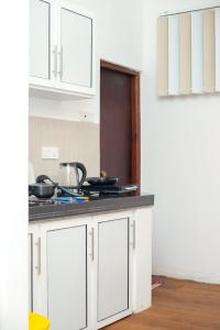 Nhà bếp/bếp nhỏ tại DLG Green Studio +23 ảnh