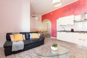 Η κουζίνα ή μικρή κουζίνα στο Casa Rubino - Garden and wifi in Pula +30 φωτογραφίες