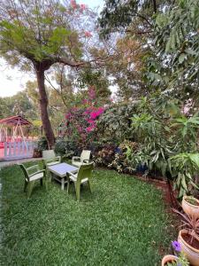 Κήπος έξω από το Royal Villa 2 - Big Pvt Swimming Pool - 3BHK Villa - Lonavala +56 φωτογραφίες