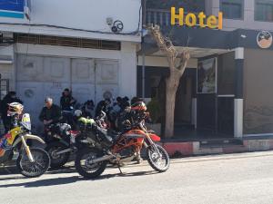 Επισκέπτες που μένουν στο Hotel Safari Week end