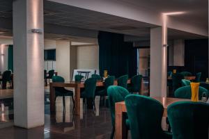 TV a/nebo společenská místnost v ubytování Hotel Świt