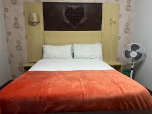 Afbeelding uit fotogalerij van Lodge on 98 Alexander in Parow +14 foto's