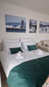 Postel nebo postele na pokoji v ubytování Grand Apartman - 5 Star Luxury Podhajska Apartman