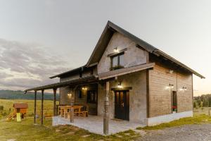 Το κτήριο όπου στεγάζεται  η παραθεριστική κατοικία +7 φωτογραφίες