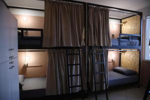 Letto o letti in una camera di Shkodra Hostel & Day Tours