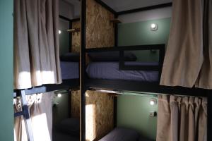 Letto o letti in una camera di Shkodra Hostel & Day Tours