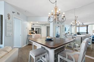 Η κουζίνα ή μικρή κουζίνα στο Bluewater 1103